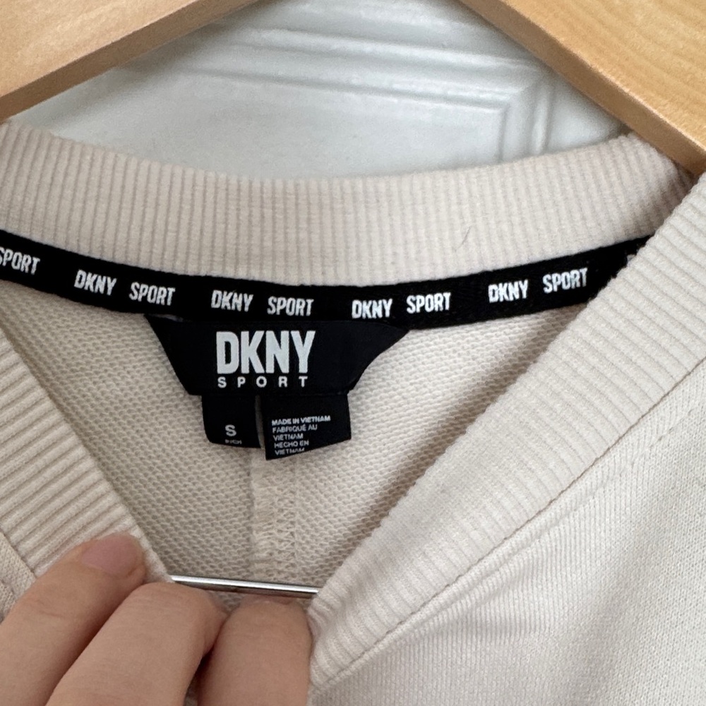 DKNY Women's Beige Sweatshirt - Picture 4 of 4
